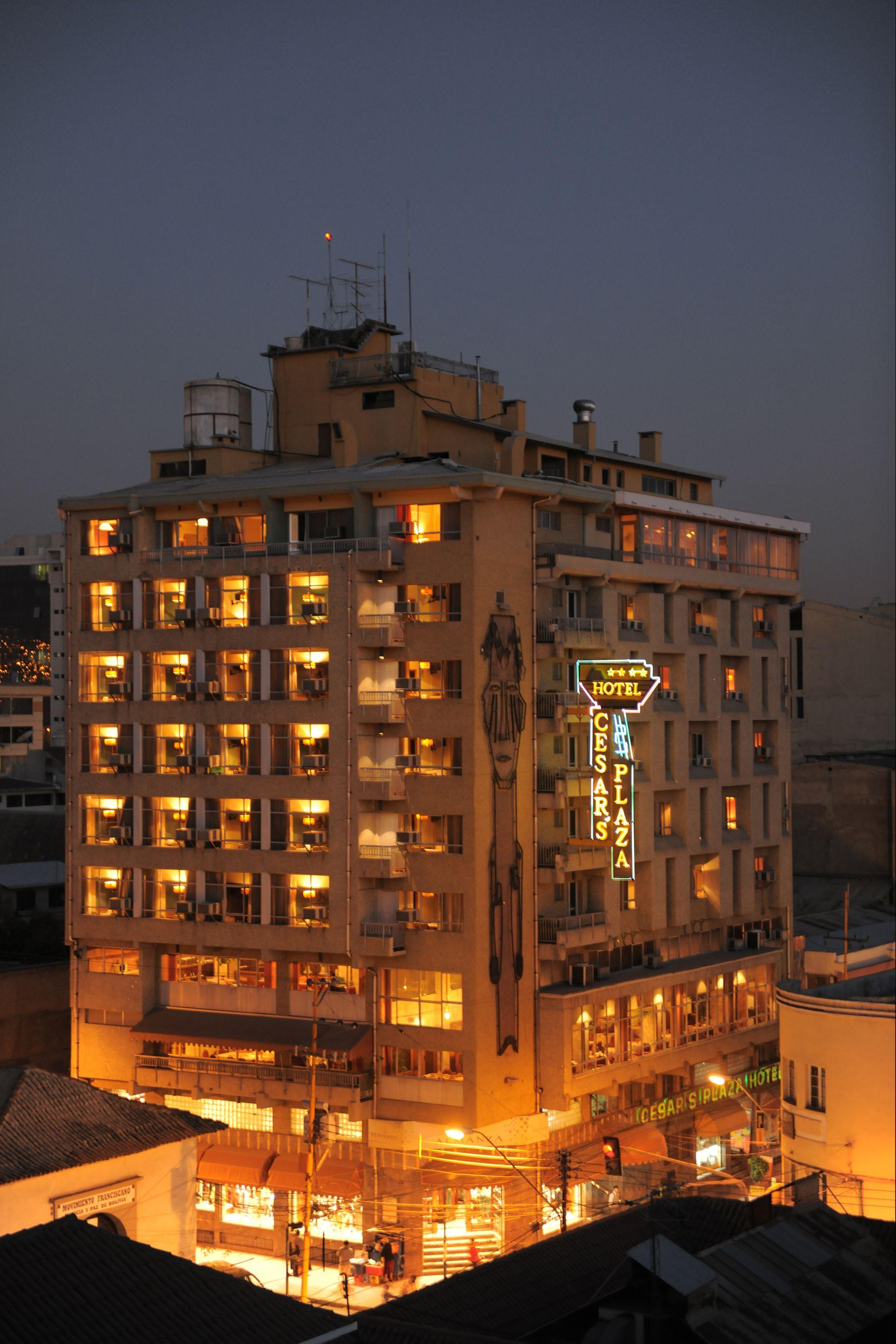 Cesar'S Plaza Hotel Кочабамба Екстериор снимка