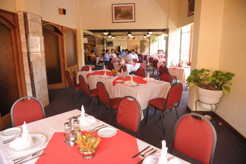 Cesar'S Plaza Hotel Кочабамба Екстериор снимка