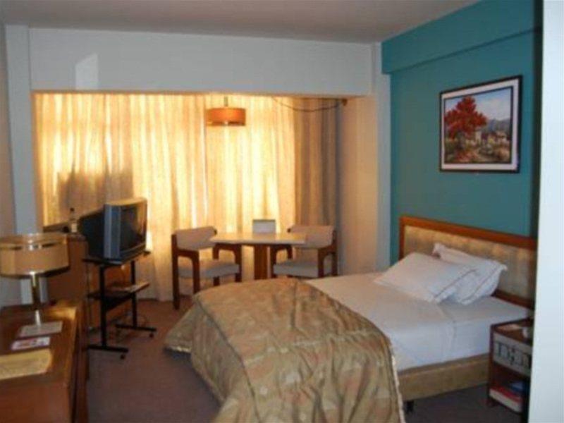 Cesar'S Plaza Hotel Кочабамба Екстериор снимка